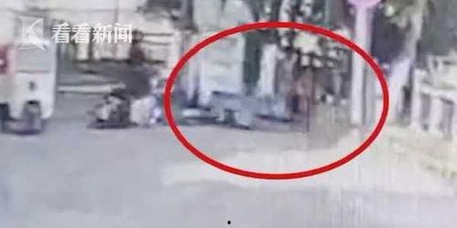 快递小哥救人爆料视频,英勇事迹感动网友 第3张 快递小哥救人爆料视频,英勇事迹感动网友 第3张