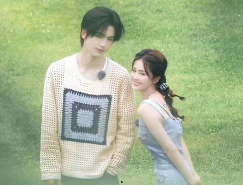 白鹿张凌赫圈内人士爆料,揭秘明星背后的故事  第3张